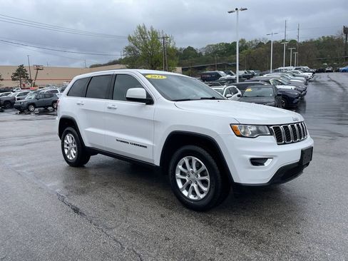 Used 2022 Jeep Grand Cherokee Laredo E AWD/4WD image 6
