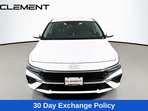 Certified 2026 Hyundai Elantra SE FWD image 3