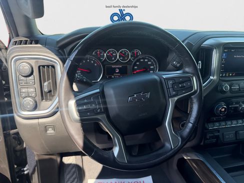 Used 2021 Chevrolet Silverado 1500 LT Trail Boss w/ Convenience Package II AWD/4WD image 16