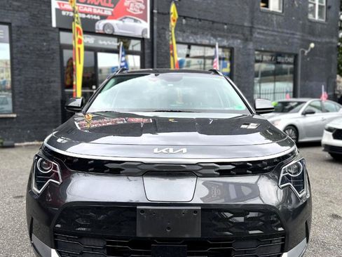 Used 2023 Kia Niro Wind FWD image 2