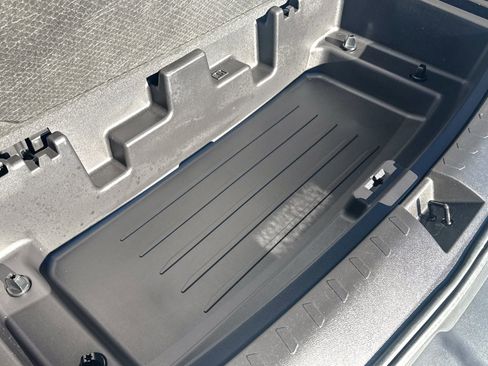 Used 2023 Chevrolet Traverse LT image 15