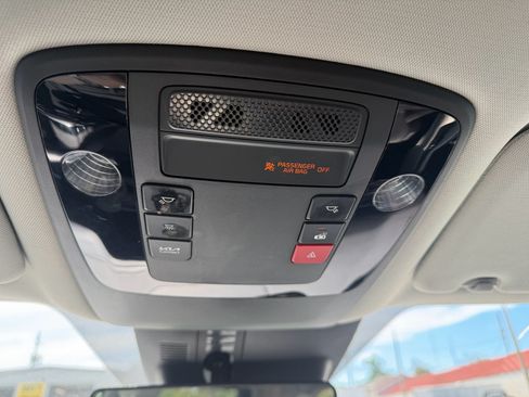 Used 2024 Kia Carnival EX FWD image 34