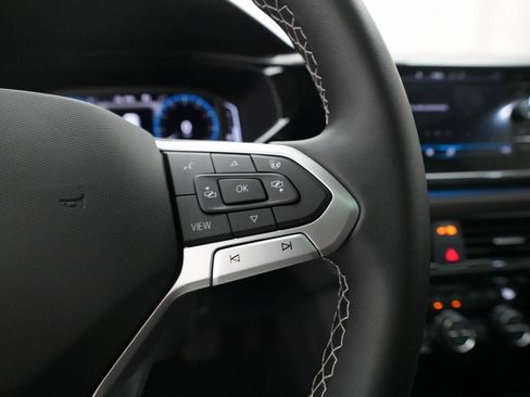 Used 2023 Volkswagen Taos SEL image 18