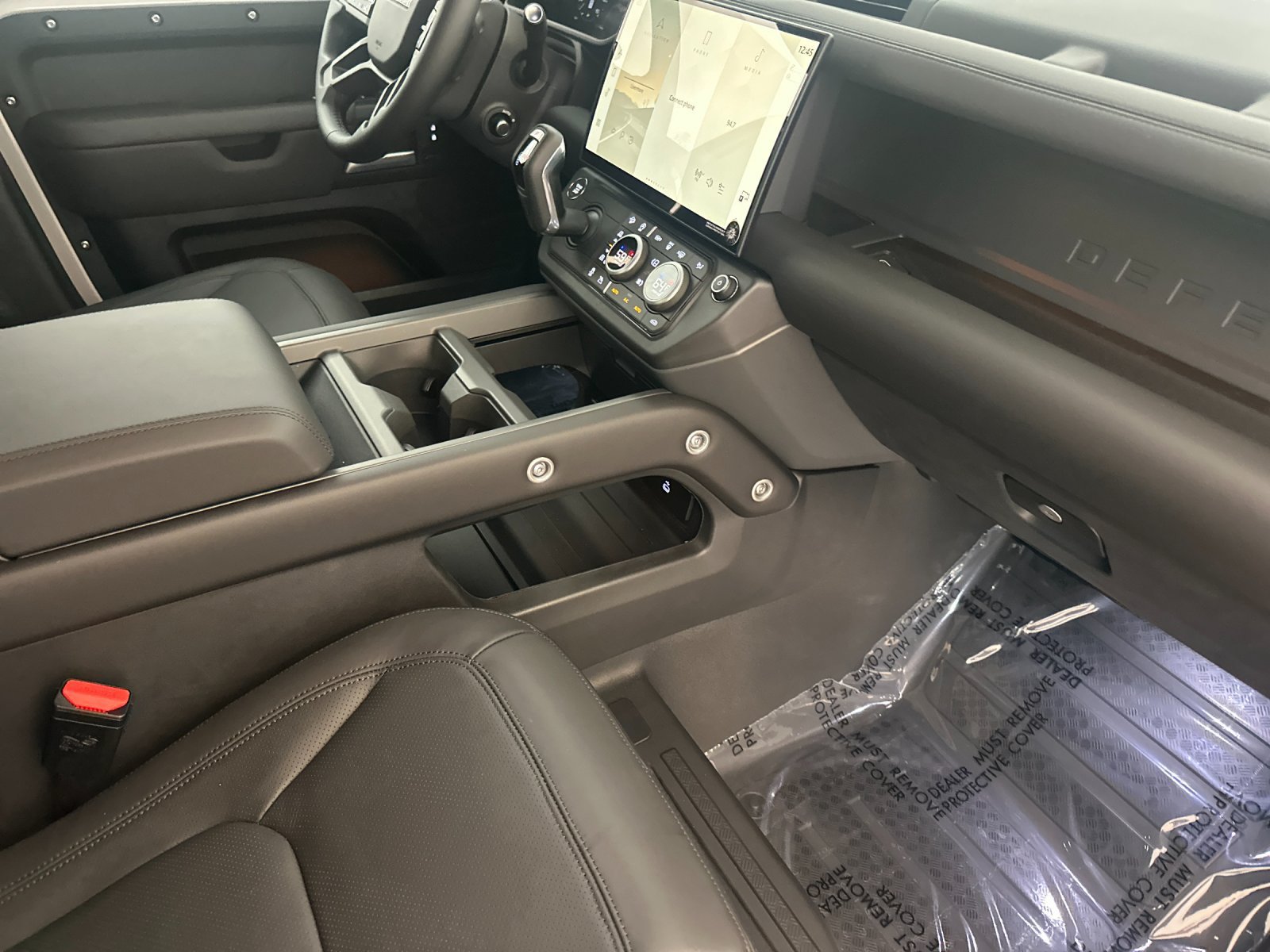 New 2026 Land Rover Defender 110 X-Dynamic SE AWD/4WD image 16