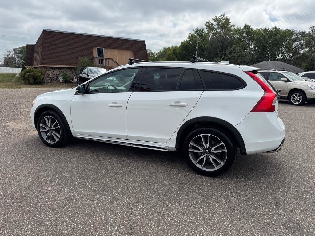 Used 2018 Volvo V60 T5 Cross Country w/ Convenience Package AWD/4WD image 8