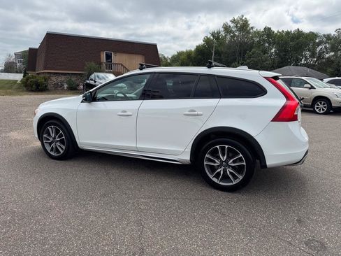 Used 2018 Volvo V60 T5 Cross Country w/ Convenience Package AWD/4WD image 8