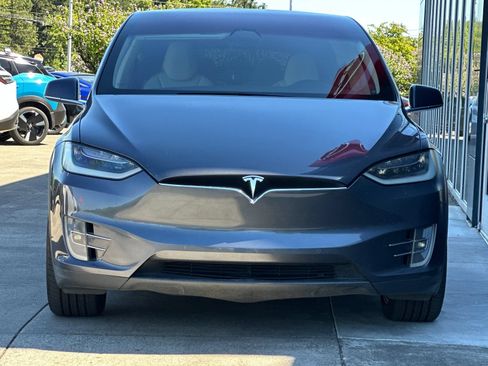 Used 2018 Tesla Model X 75D AWD/4WD image 8