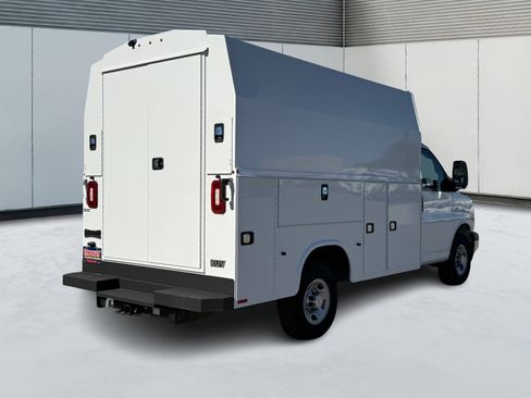 New 2024 Chevrolet Express 3500 w/ Power Convenience Package image 7