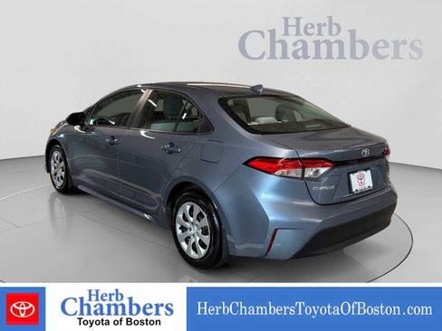 Used 2025 Toyota Corolla LE FWD image 3