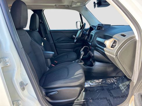 Used 2016 Jeep Renegade 75th Anniversary AWD/4WD image 32