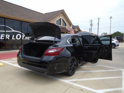 Used 2018 Nissan Altima 2.5 SR w/ SR Midnight Edition FWD image 22