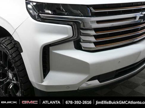 Used 2023 Chevrolet Suburban High Country image 37