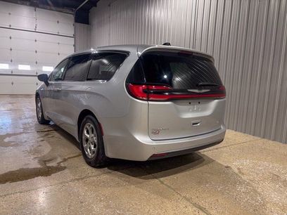 Used 2024 Chrysler Pacifica Limited
