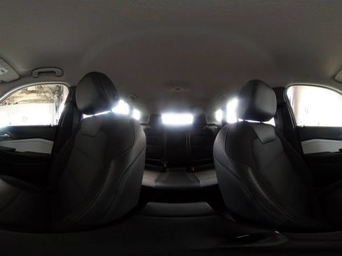 Used 2025 Chevrolet Trax LT w/ LT Convenience Package FWD image 41