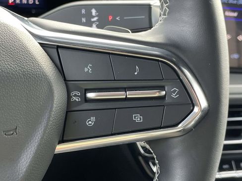 Used 2024 Chevrolet Traverse LT image 23