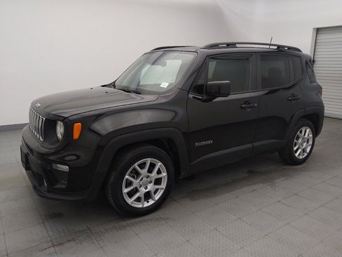 Used 2019 Jeep Renegade Latitude image 2