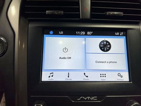 Used 2019 Ford Fusion SE FWD image 30