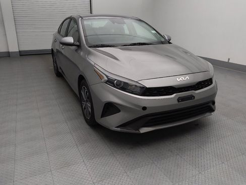 Used 2022 Kia Forte LXS FWD image 14