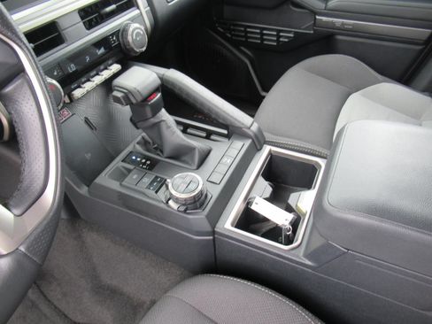 Used 2025 Toyota 4Runner TRD Off-Road AWD/4WD image 18