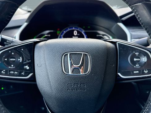Certified 2018 Honda Clarity Touring image 15