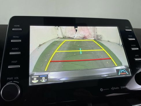 Used 2019 Toyota Avalon XLE image 16