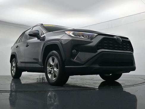 Used 2021 Toyota RAV4 XLE AWD/4WD image 28
