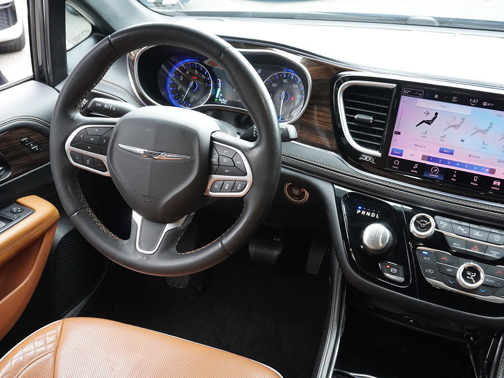 Used 2022 Chrysler Pacifica Pinnacle AWD/4WD image 46