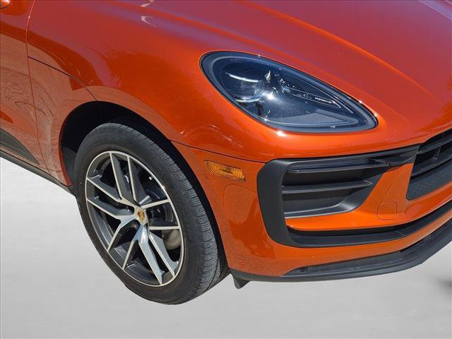 Used 2024 Porsche Macan AWD/4WD image 11