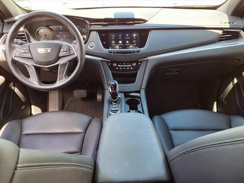 Used 2024 Cadillac XT5 Luxury FWD image 11