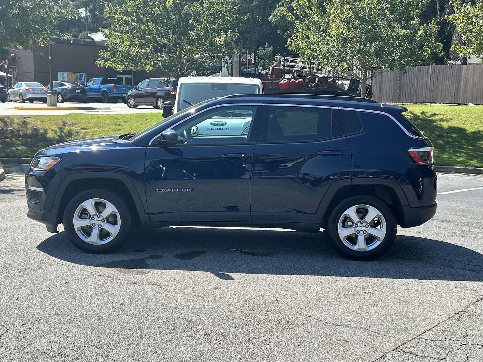 Used 2019 Jeep Compass Latitude w/ Popular Equipment Group AWD/4WD image 2