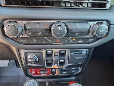 New 2026 Jeep Gladiator Mojave w/ Safety Group image 59