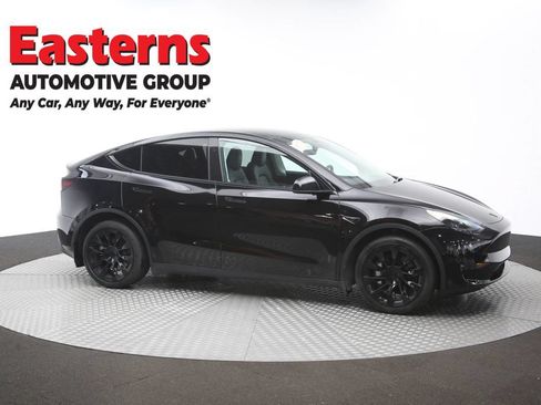 Used 2024 Tesla Model Y Long Range AWD/4WD image 41