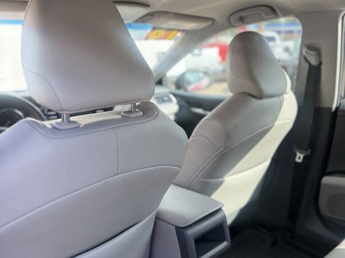 Used 2018 Toyota Camry SE FWD image 20