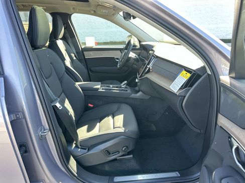 New 2026 Volvo XC90 B5 Plus w/ Protection Package image 21