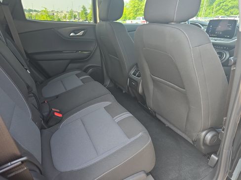 Used 2024 Chevrolet Blazer LT w/ Convenience Package FWD image 11