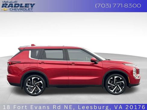 Used 2023 Mitsubishi Outlander SE image 7