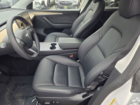 Used 2023 Tesla Model Y Long Range AWD/4WD image 15