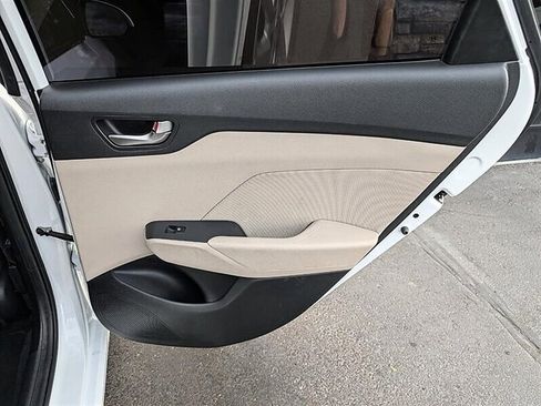 Used 2022 Hyundai Accent SEL FWD image 28