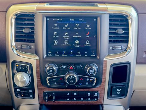 Used 2018 RAM 1500 Laramie w/ Convenience Group AWD/4WD image 24