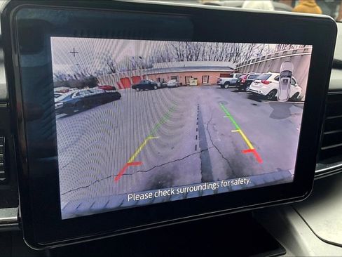 Used 2022 Ford Explorer XLT w/ Equipment Group 202A image 20