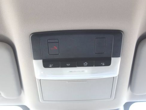 Used 2025 Nissan Rogue SV FWD image 27