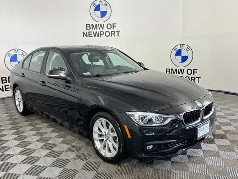 Used 2018 BMW 320i xDrive Sedan w/ Convenience Package image 1