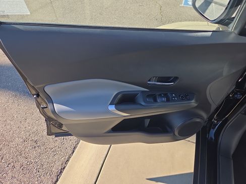 Used 2023 Nissan Kicks SR w/ SR Premium Package image 11