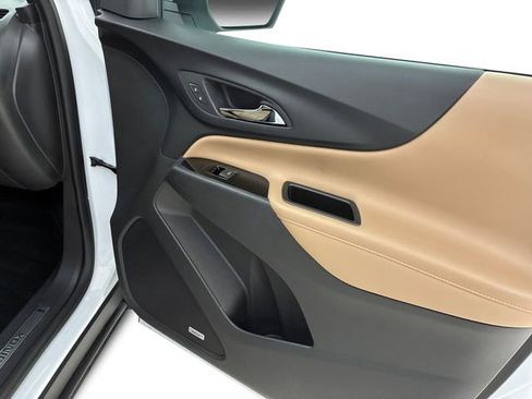 Used 2024 Chevrolet Equinox Premier image 15