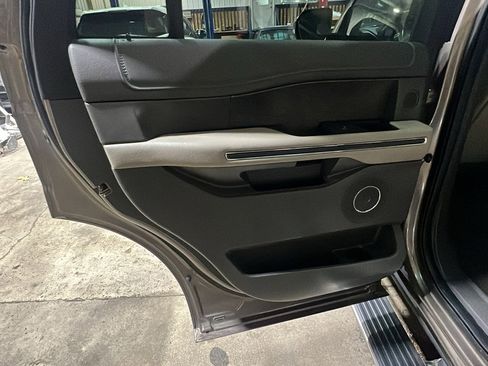 Used 2019 Ford Expedition Limited w/ Equipment Group 301A image 15