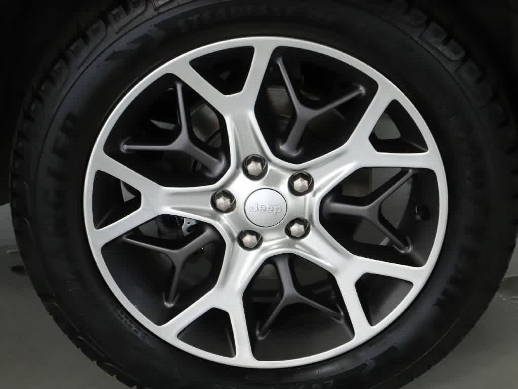 Used 2018 Jeep Grand Cherokee Limited AWD/4WD image 40