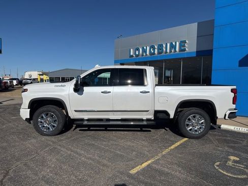 Used 2024 Chevrolet Silverado 2500 High Country w/ High Country Premium Package image 4