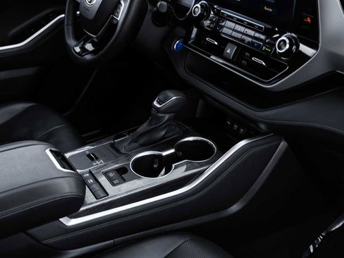 Used 2021 Toyota Highlander Platinum image 23