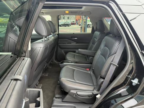 Used 2022 Nissan Pathfinder SL w/ SL Premium Package image 9