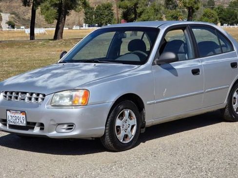 Used 2002 Hyundai Accent GL image 2